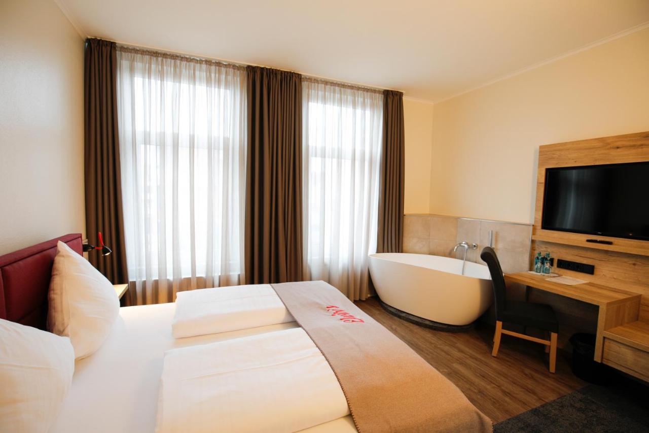 Hotel Restaurant Zur Linde Westerstede Exteriör bild